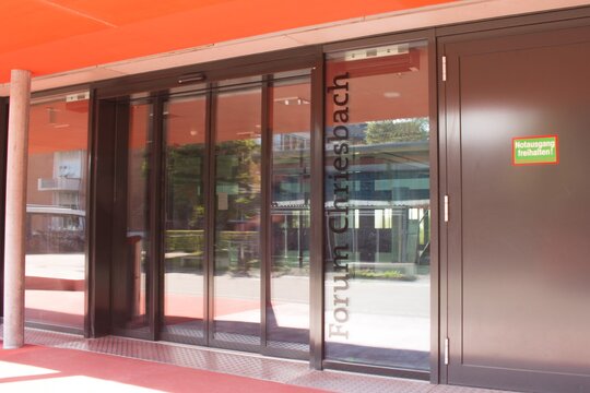 EAWAG Dübendorf – Thermally separated telescopic sliding doors for sustainable buildings 