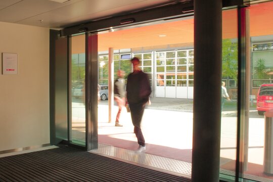 EAWAG Dübendorf – Thermally separated telescopic sliding doors for sustainable buildings 